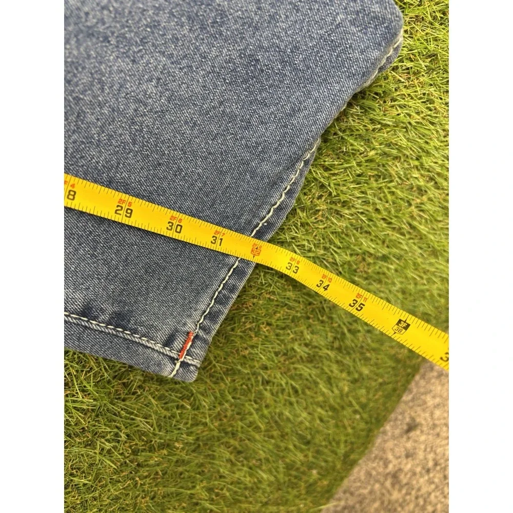 True Religion shop confidence